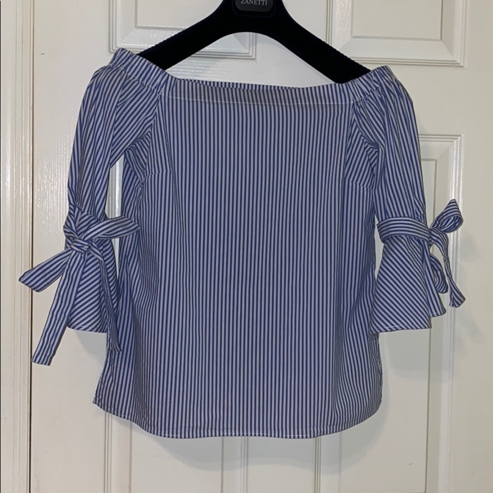 H&M of shoulder top.